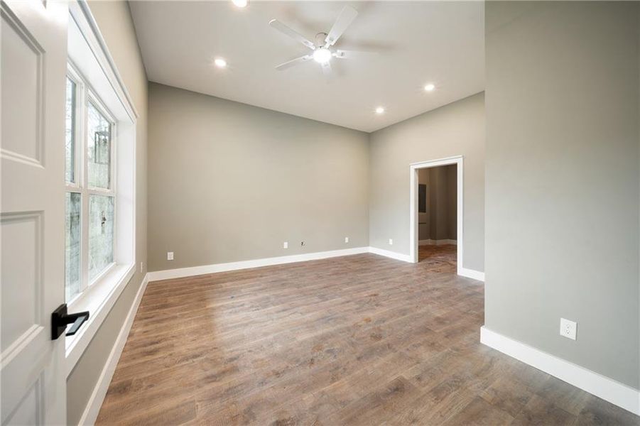 Spacious, unfurnished interior of a new home in , Talking Rock (Image 37).