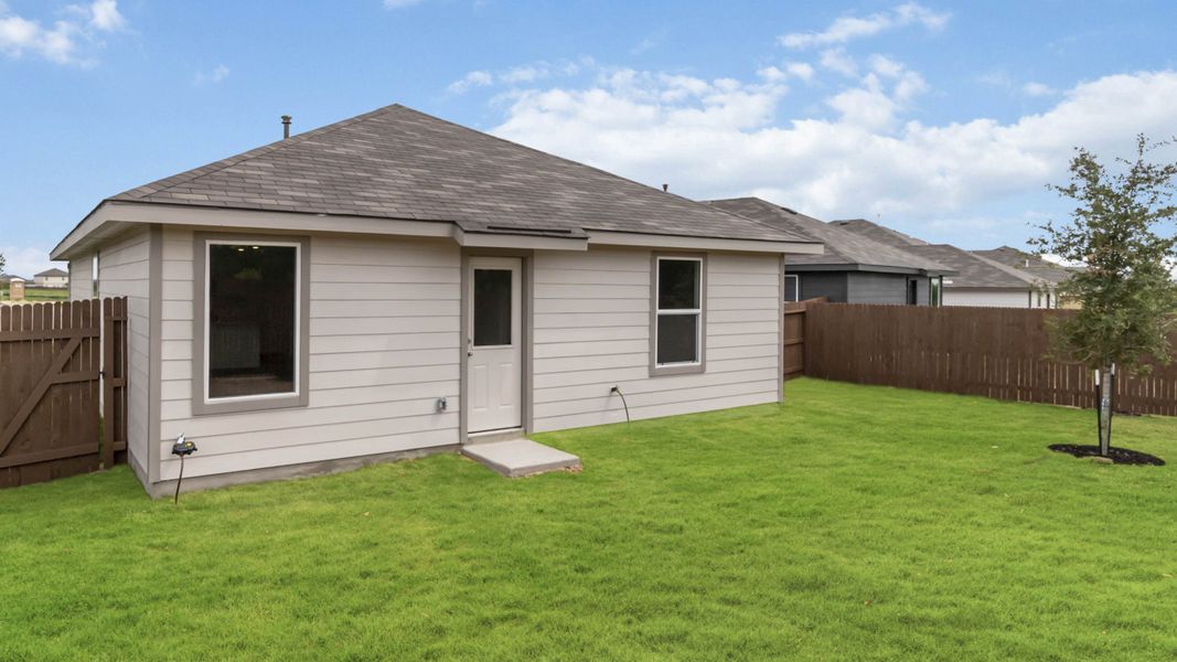 Representative exterior details of a home built from the T30B Barton by D.R. Horton in Riverfield, Josephine (Image 3).