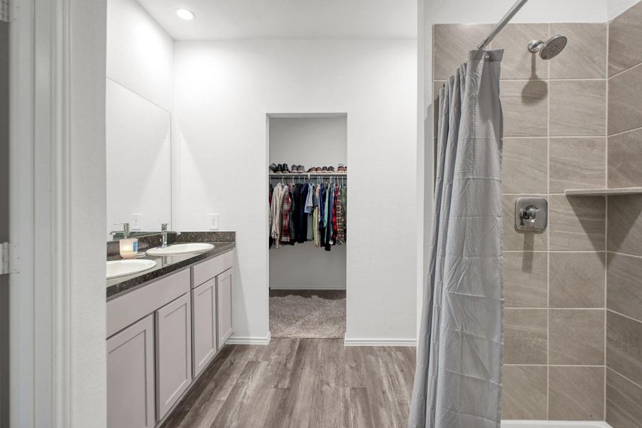 Furnished interior view inside a new home in Summerwood Trails, Willis (Image 16). Furnished interior view inside a new home in Summerwood Trails, Willis (Image 16).