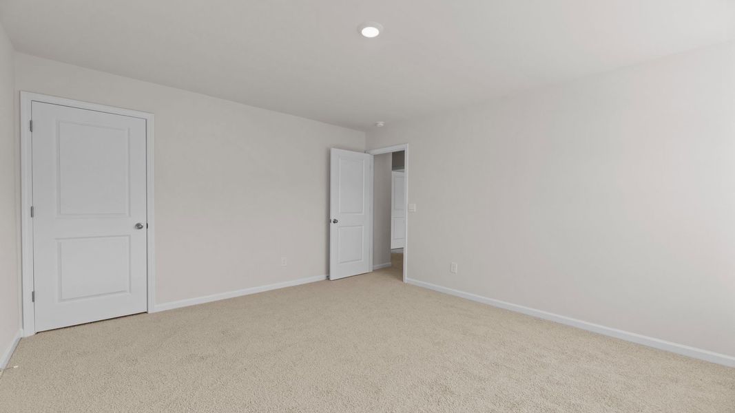 Spacious, unfurnished interior of a new home in West New Bern, New Bern (Image 24).