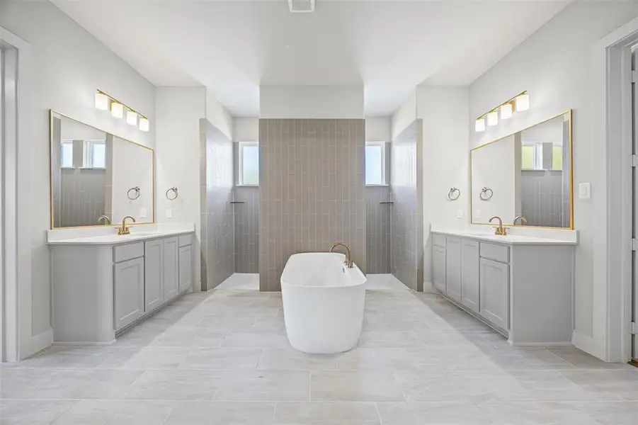 Furnished interior view inside a new home in Waterfall Ranch - 1 Acre Lots, Waxahachie (Image 6).