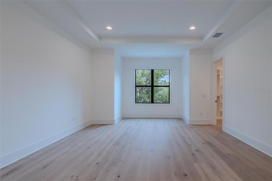 Spacious, unfurnished interior of a new home in , Tampa (Image 39). Spacious, unfurnished interior of a new home in , Tampa (Image 39).