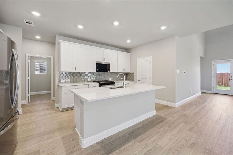 Photo is not of the actual home, but is an inspirational photo of builder’s model home and may depict options, furnishings, and/or decorator features that are not included. Photo is not of the actual home, but is an inspirational photo of builder’s model home and may depict options, furnishings, and/or decorator features that are not included.