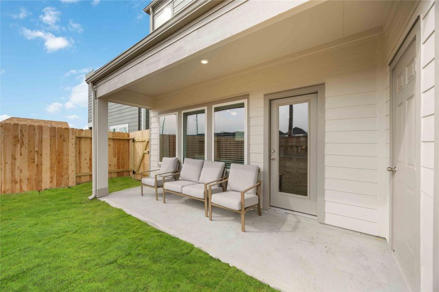 Exterior details and patio area of a home in Pinehaven, Houston (Image 4). Exterior details and patio area of a home in Pinehaven, Houston (Image 4).