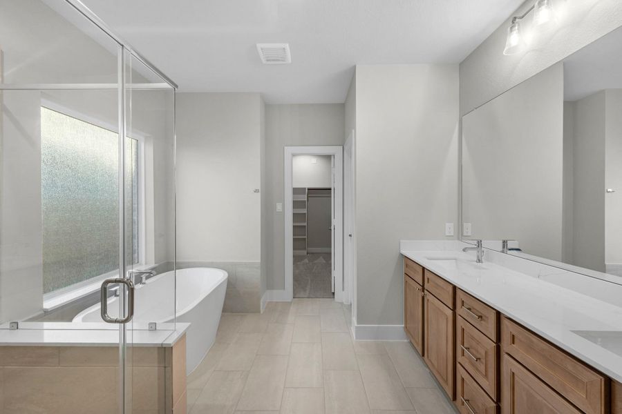 Furnished interior view inside a new home in Briarwood Crossing, Rosenberg (Image 6).