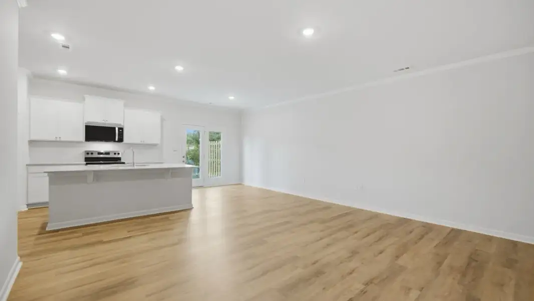 Spacious, unfurnished interior of a new home in Hughes Court, Dawsonville (Image 13).