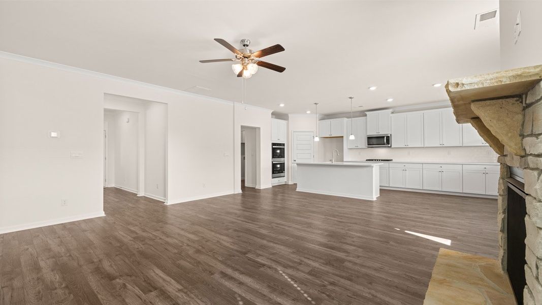 Representative unfurnished interior of a home built from the Edison by D.R. Horton in Westland, Bogart (Image 22).