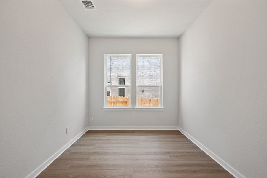 Spacious, unfurnished interior of a new home in Lariat, Liberty Hill (Image 21).