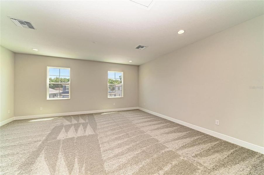 Spacious, unfurnished interior of a new home in Hidden Lakes, Brandon (Image 41).