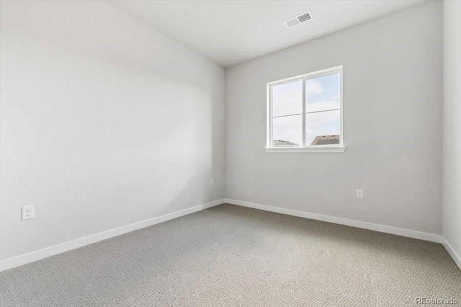 Spacious, unfurnished interior of a new home in Parkdale Commons, Lafayette (Image 26).