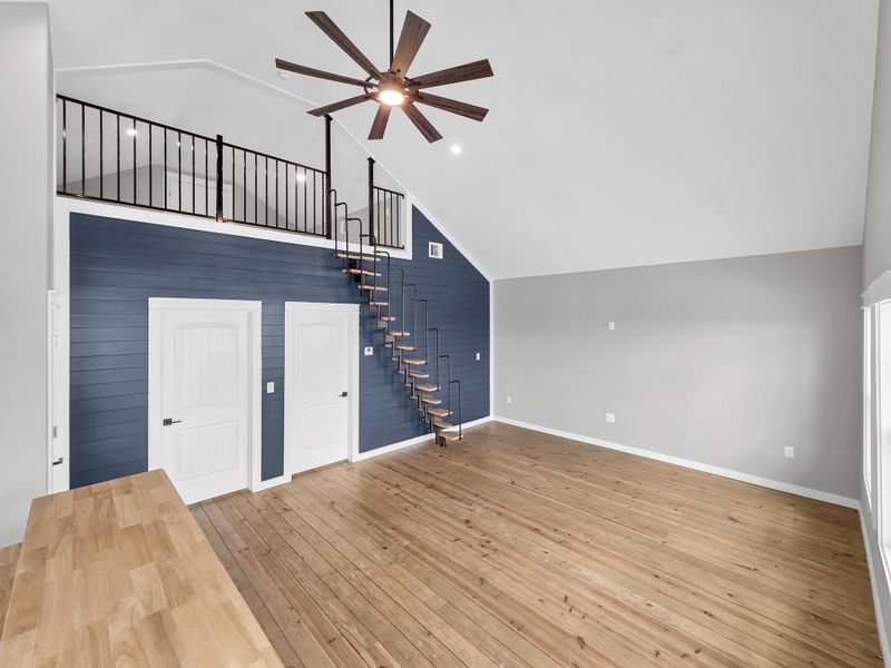 Spacious, unfurnished interior of a new home in , Crystal Beach (Image 14).