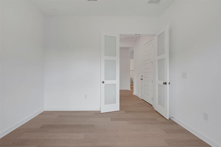 Spacious, unfurnished interior of a new home in Cedar Brook, Leander (Image 20).