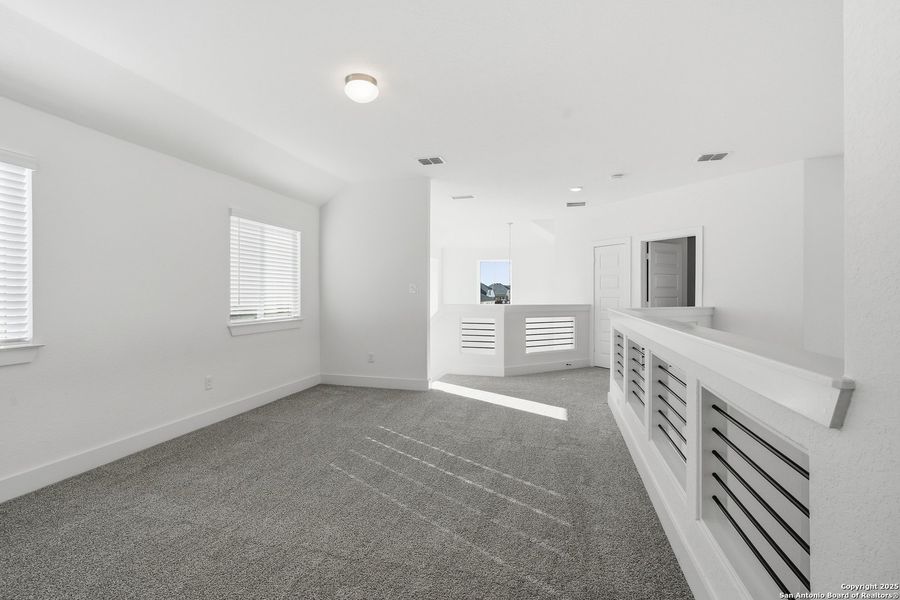 Spacious, unfurnished interior of a new home in Stillwater Ranch, San Antonio (Image 33). Spacious, unfurnished interior of a new home in Stillwater Ranch, San Antonio (Image 33).