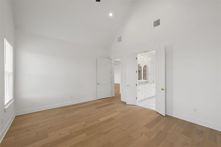 Spacious, unfurnished interior of a new home in , Hewitt (Image 23).