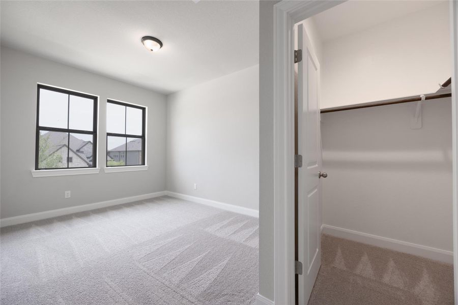 Spacious, unfurnished interior of a new home in Sunterra, Katy (Image 20). Spacious, unfurnished interior of a new home in Sunterra, Katy (Image 20).