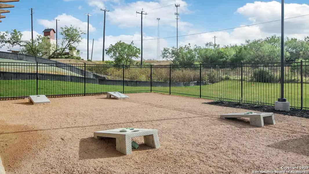 Community amenities in Applewood, San Antonio (Image 35).
