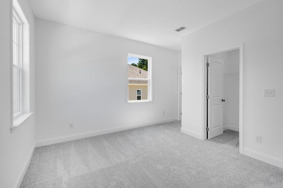 Spacious, unfurnished interior of a new home in Oakmead, Buford (Image 18).