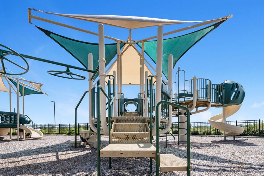 Community amenities in Huntington Place, Rosharon (Image 11).