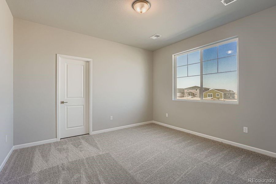 Spacious, unfurnished interior of a new home in Wolf Creek Run, Strasburg (Image 20).