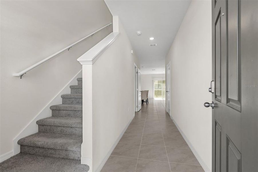 Spacious, unfurnished interior of a new home in , Davenport (Image 12).