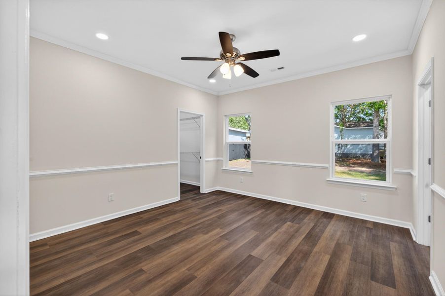 Spacious, unfurnished interior of a new home in , North Charleston (Image 12).