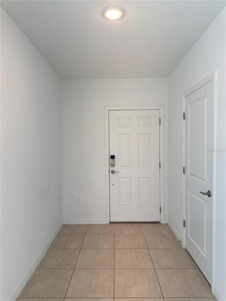 Spacious, unfurnished interior of a new home in Marion Creek, Haines City (Image 26).