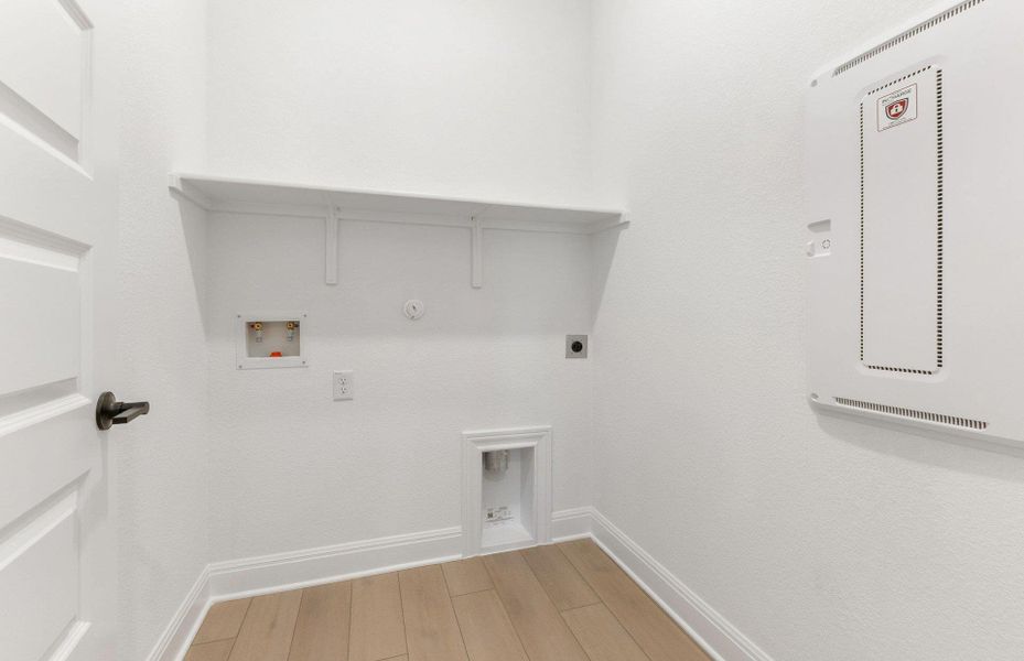 Spacious, unfurnished interior of a new home in Lagos, Manor (Image 20). Spacious, unfurnished interior of a new home in Lagos, Manor (Image 20).