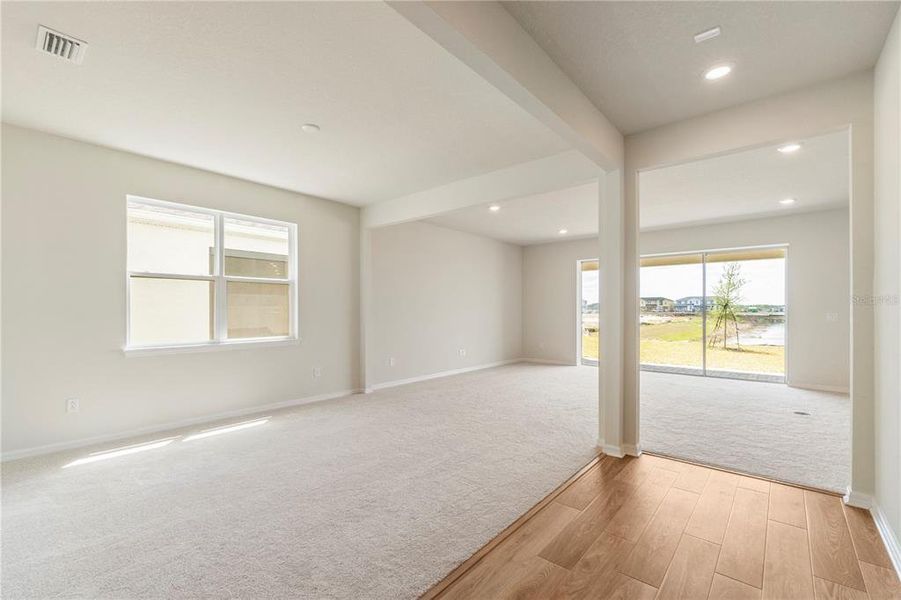 Spacious, unfurnished interior of a new home in , Orlando (Image 28).