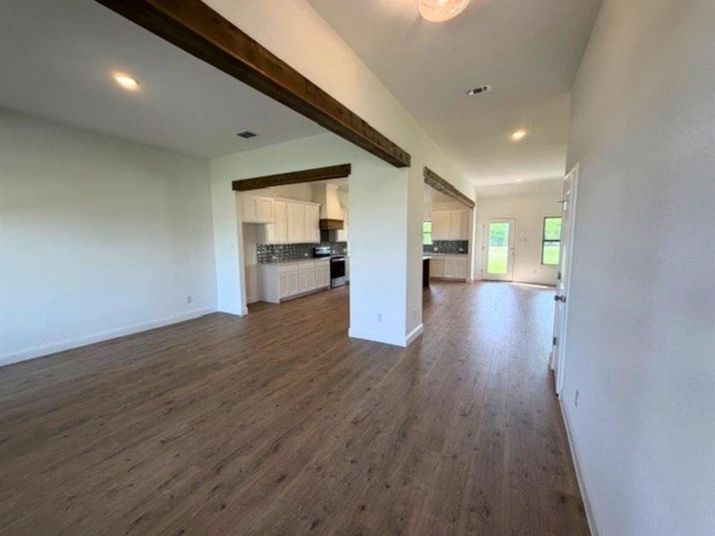 Spacious, unfurnished interior of a new home in , Sanger (Image 15).