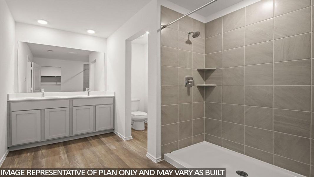 Furnished interior view inside a new home in Venetian Pines, Conroe (Image 6).