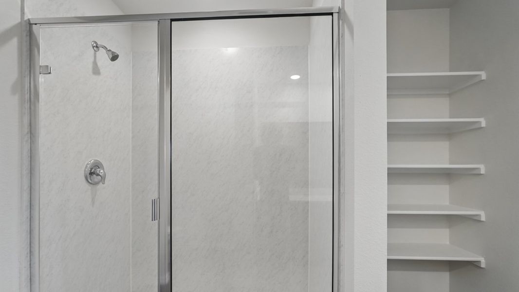 Close-up of interior finishes inside a home in Saddlebrook, Waxahachie (Image 10).