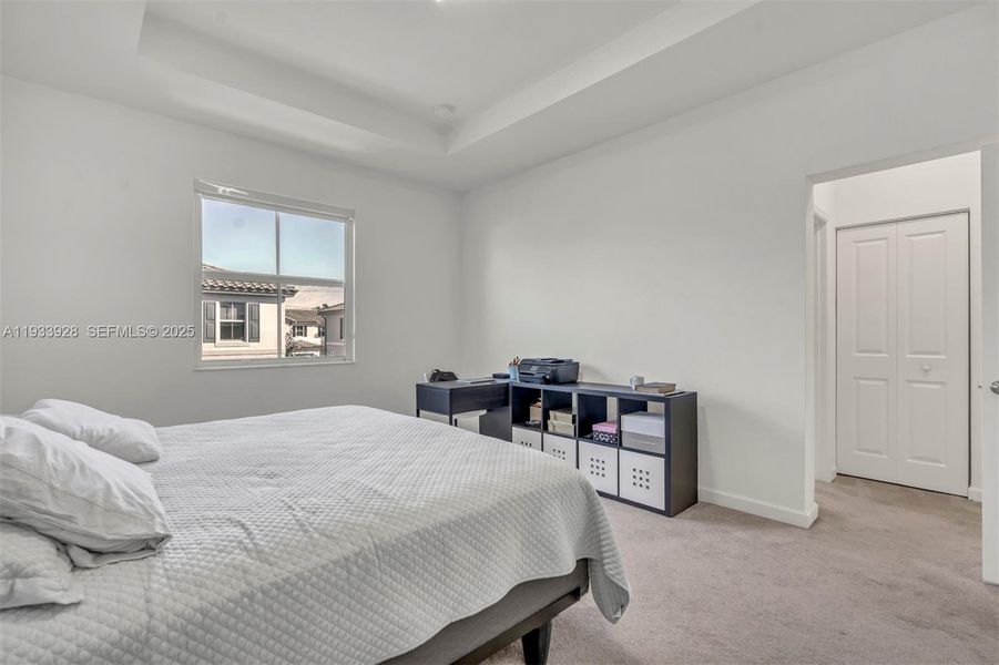 Furnished interior view inside a new home in , Coral Springs (Image 13).