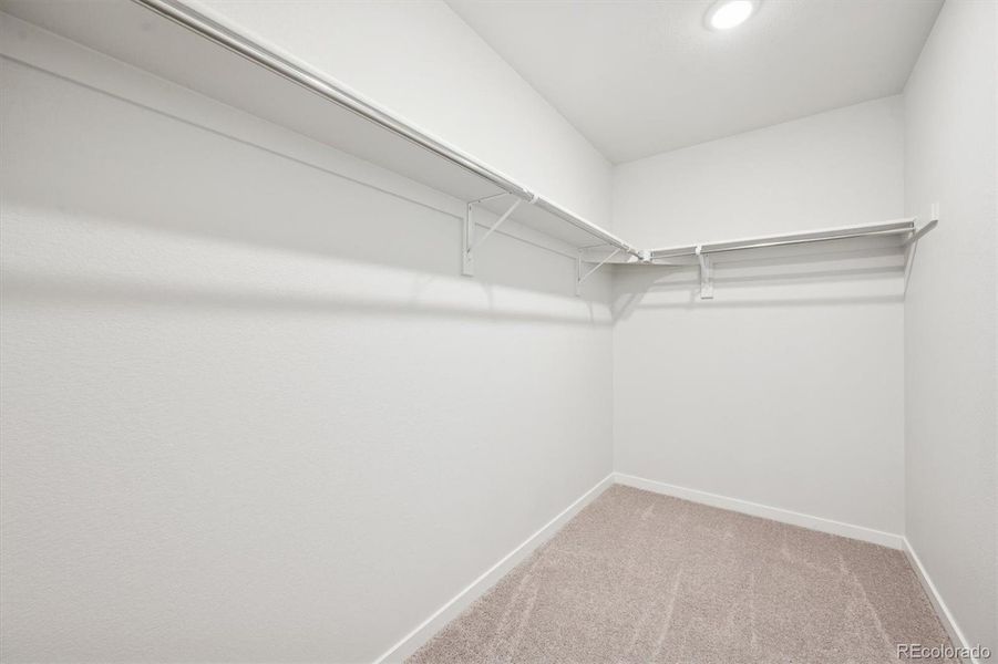 Spacious, unfurnished interior of a new home in Windler, Aurora (Image 11).