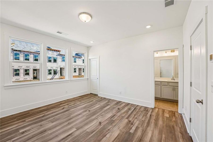 Spacious, unfurnished interior of a new home in Park Vue, Atlanta (Image 31). Spacious, unfurnished interior of a new home in Park Vue, Atlanta (Image 31).