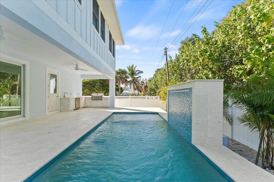 Exterior details and patio area of a home in , Boca Grande (Image 30).