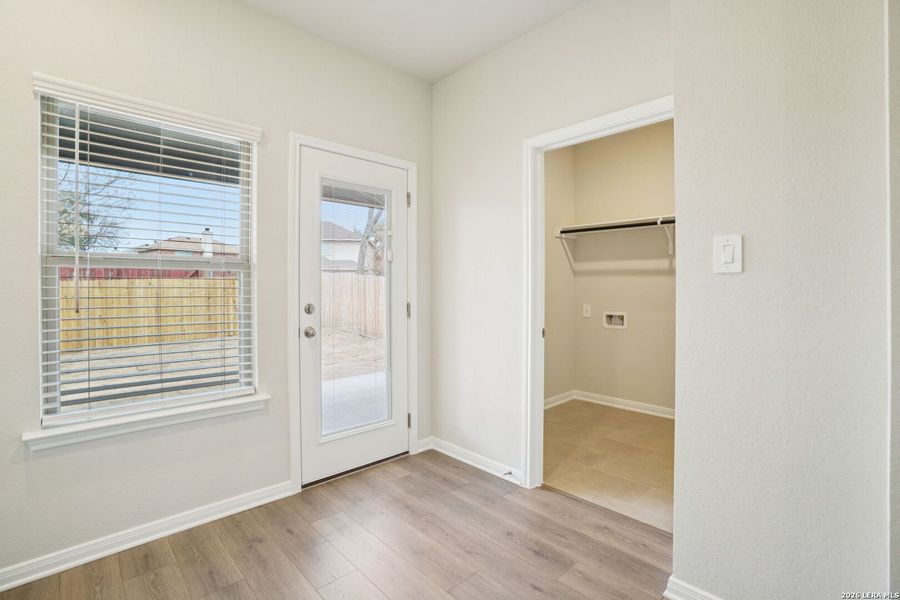 Spacious, unfurnished interior of a new home in Royal Crest, San Antonio (Image 25).