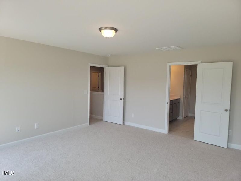 Spacious, unfurnished interior of a new home in Tobacco Road, Angier (Image 80). Spacious, unfurnished interior of a new home in Tobacco Road, Angier (Image 80).