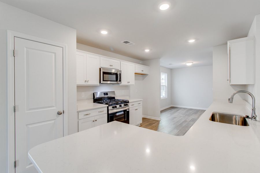 Furnished interior view inside a new home in Winston Point, Gilbert (Image 7).