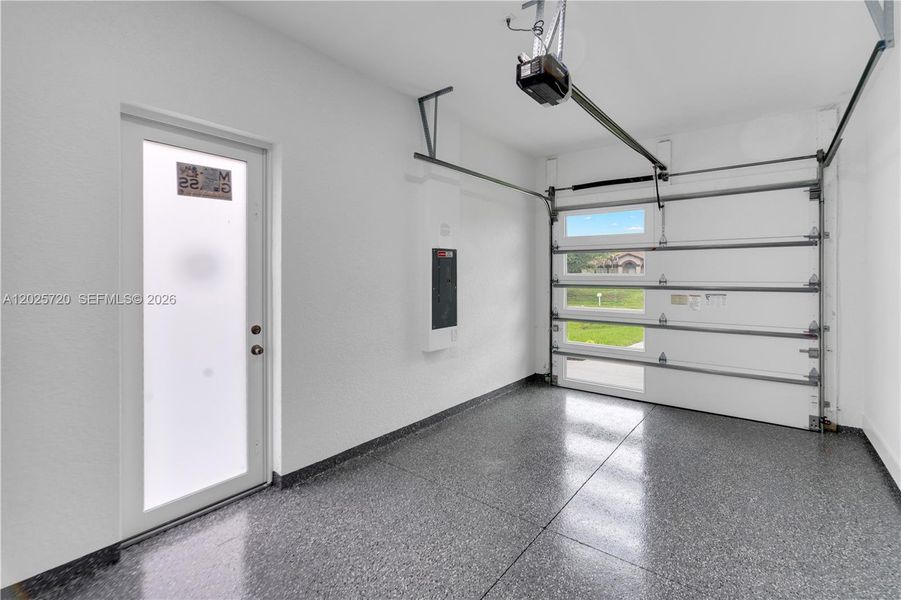 Spacious, unfurnished interior of a new home in , Lehigh Acres (Image 21).