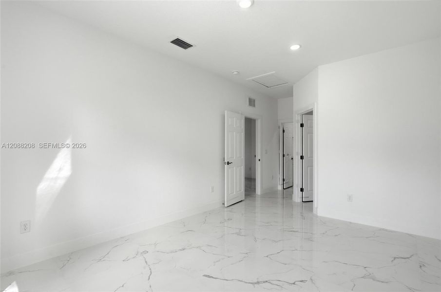 Spacious, unfurnished interior of a new home in , Labelle (Image 13).