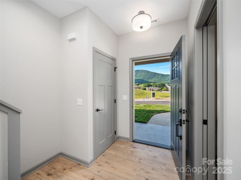 Spacious, unfurnished interior of a new home in , Burnsville (Image 10).