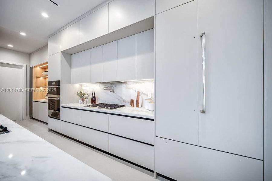 Furnished interior view inside a new home in , Fort Lauderdale (Image 68).