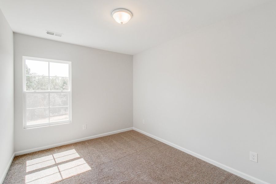 Spacious, unfurnished interior of a new home in Astoria, Columbia (Image 26).