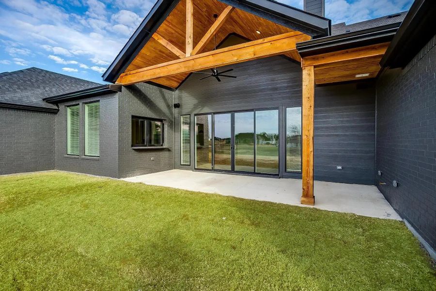 Representative exterior details of a home built from the The Luke by Elmwood Custom Homes in Ranch at Stone Hill, Waxahachie (Image 13).