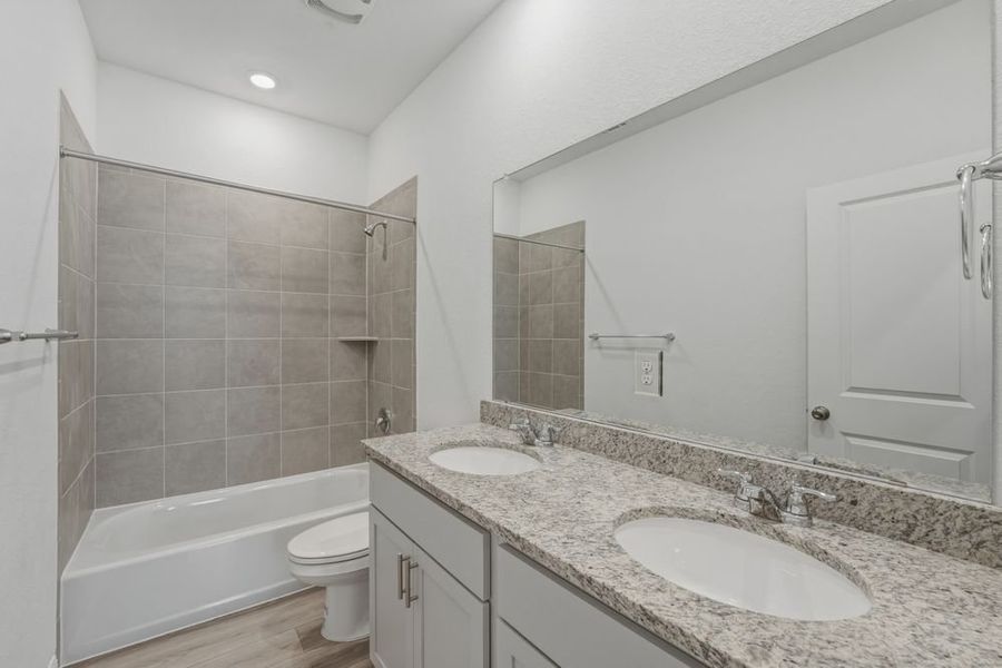 Furnished interior view inside a new home in Longview, Del Valle (Image 9).