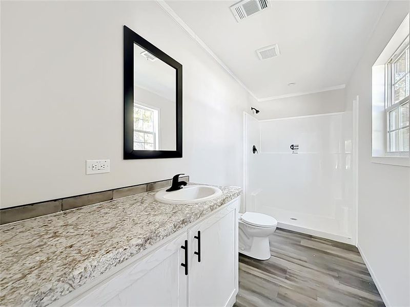 Furnished interior view inside a new home in , Orlando (Image 10).
