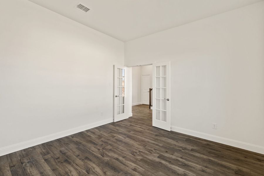 Spacious, unfurnished interior of a new home in Lake Breeze, Lavon (Image 28).
