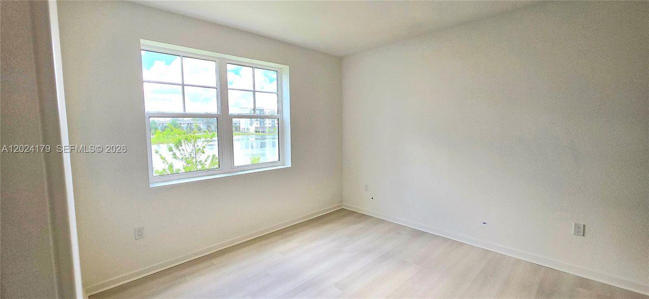 Spacious, unfurnished interior of a new home in , Orlando (Image 25).