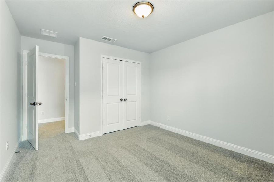 Spacious, unfurnished interior of a new home in Evergreen 40', Conroe (Image 28).