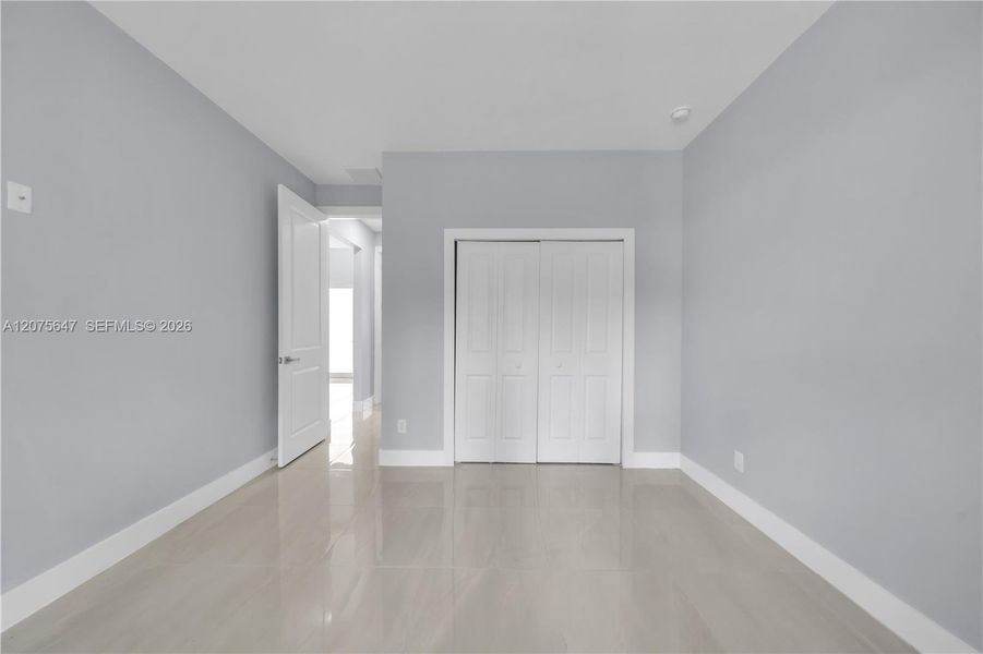 Spacious, unfurnished interior of a new home in , Lehigh Acres (Image 24).